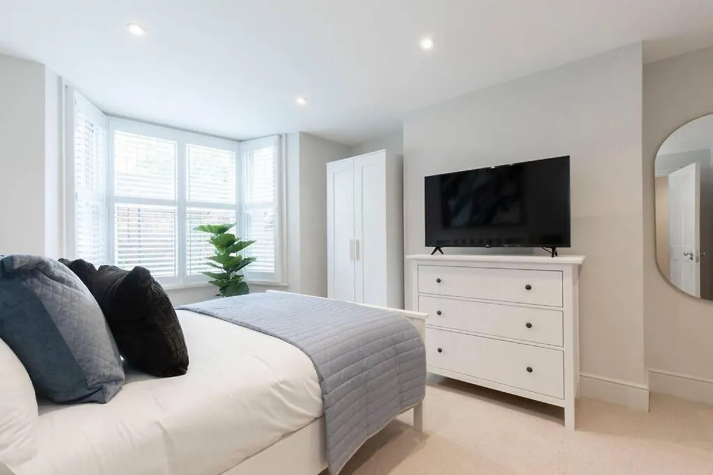 Stunning 5 Bed 4 Bath Period Home Cheltenham