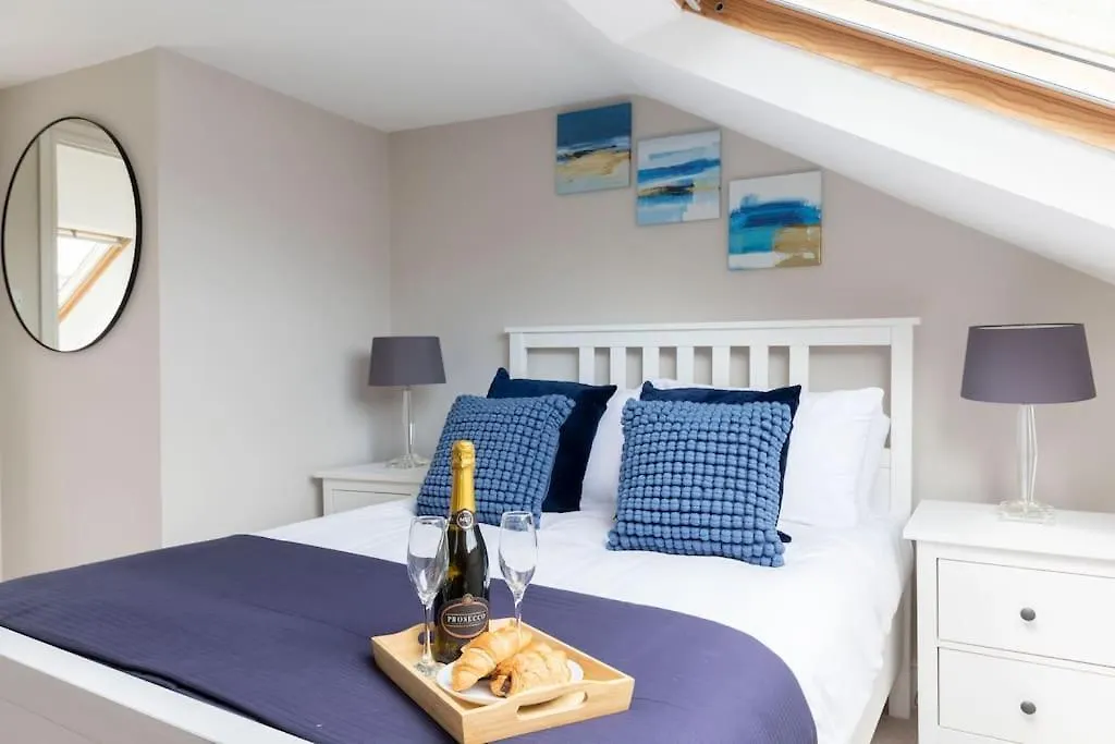 Stunning 5 Bed 4 Bath Period Home Cheltenham Holiday home