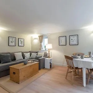 Holiday home Cosy & Peaceful Self Contained In Montpellier, Cheltenham