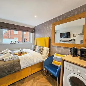 Apartment Cobblestone By Fortuna, Cheltenham