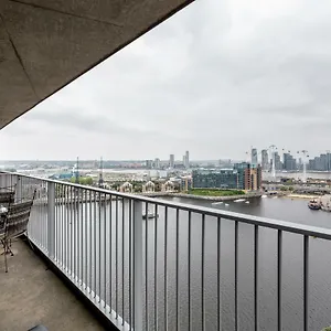 Premium Excel 3 & 2 Bedrooms Apartment London